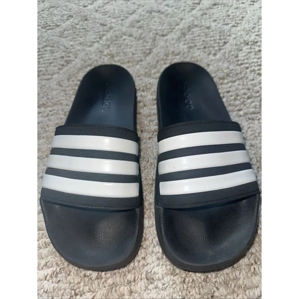 Adidas Adilette Shower Slides Sandals Men's 8 / Women's 10 Flip‎ Flops EUC